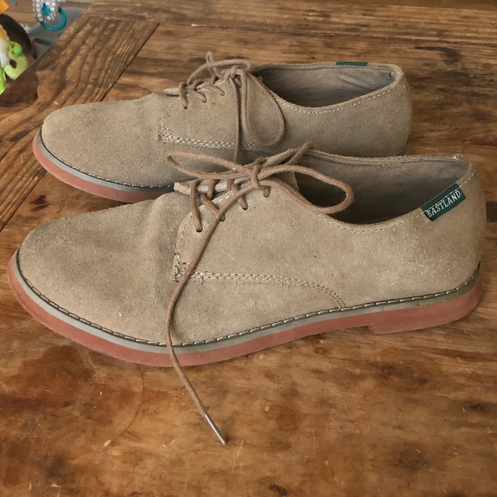 Eastland women’s buck sport suede oxfords